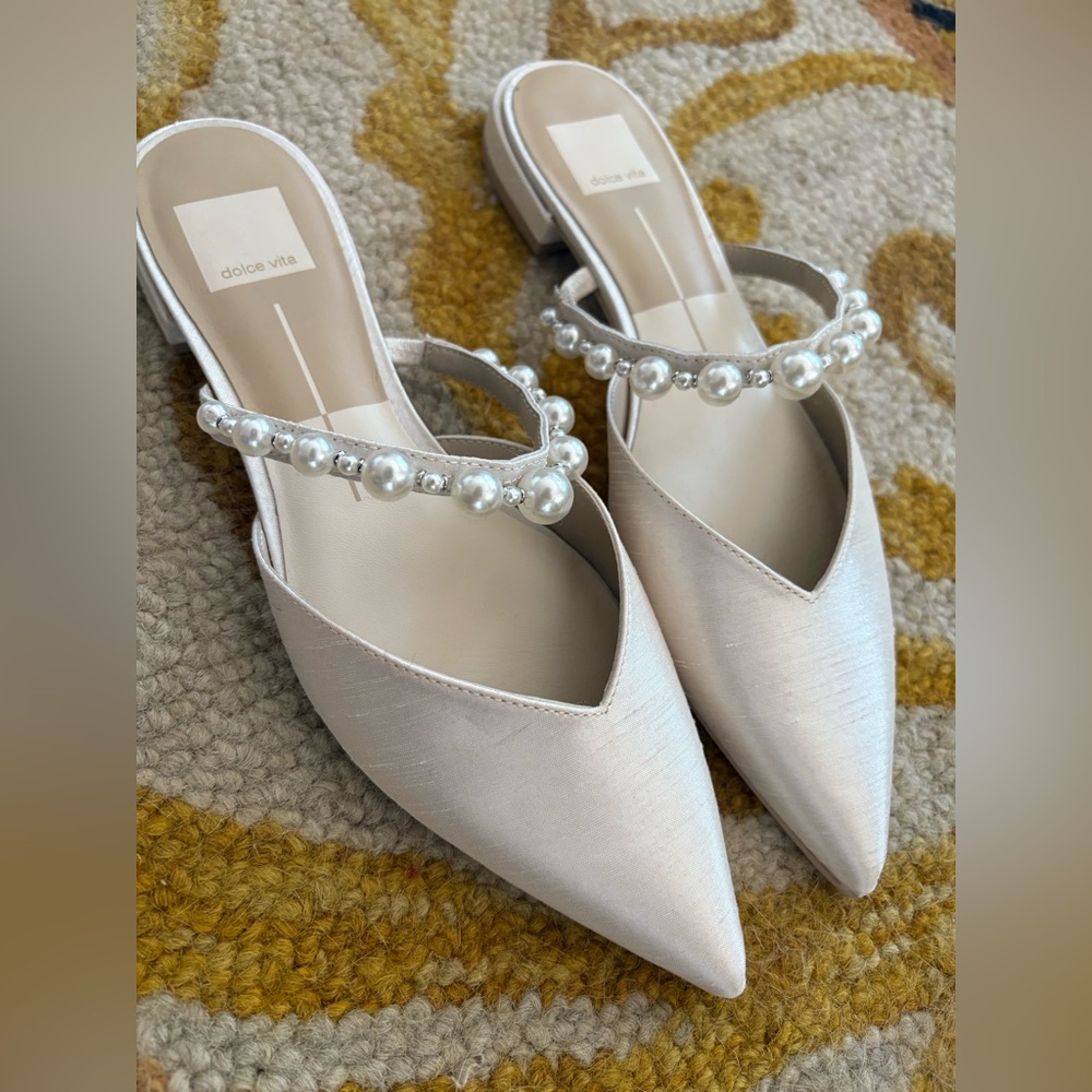 Dolce Vita Kanika Pearl Flats Vanilla Pearls size 7.5 - never worn